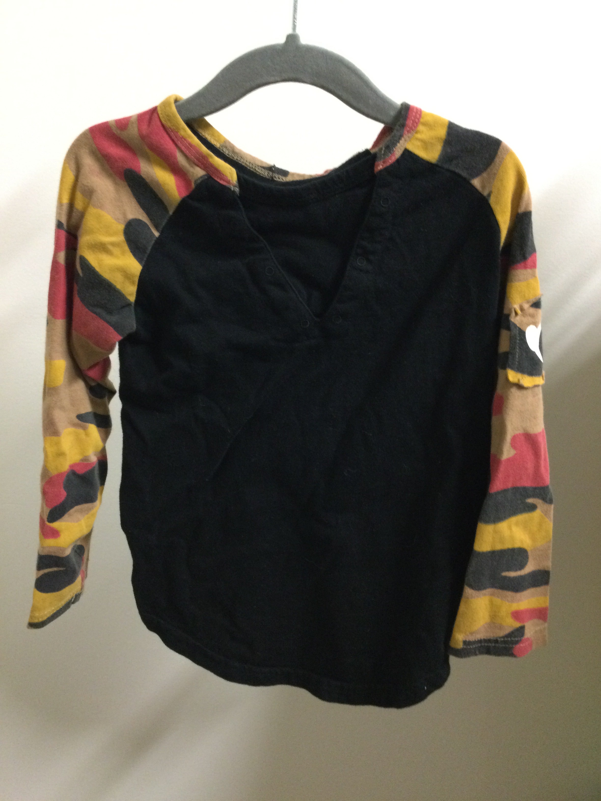 Appaman black/camo longsleeve 5Y