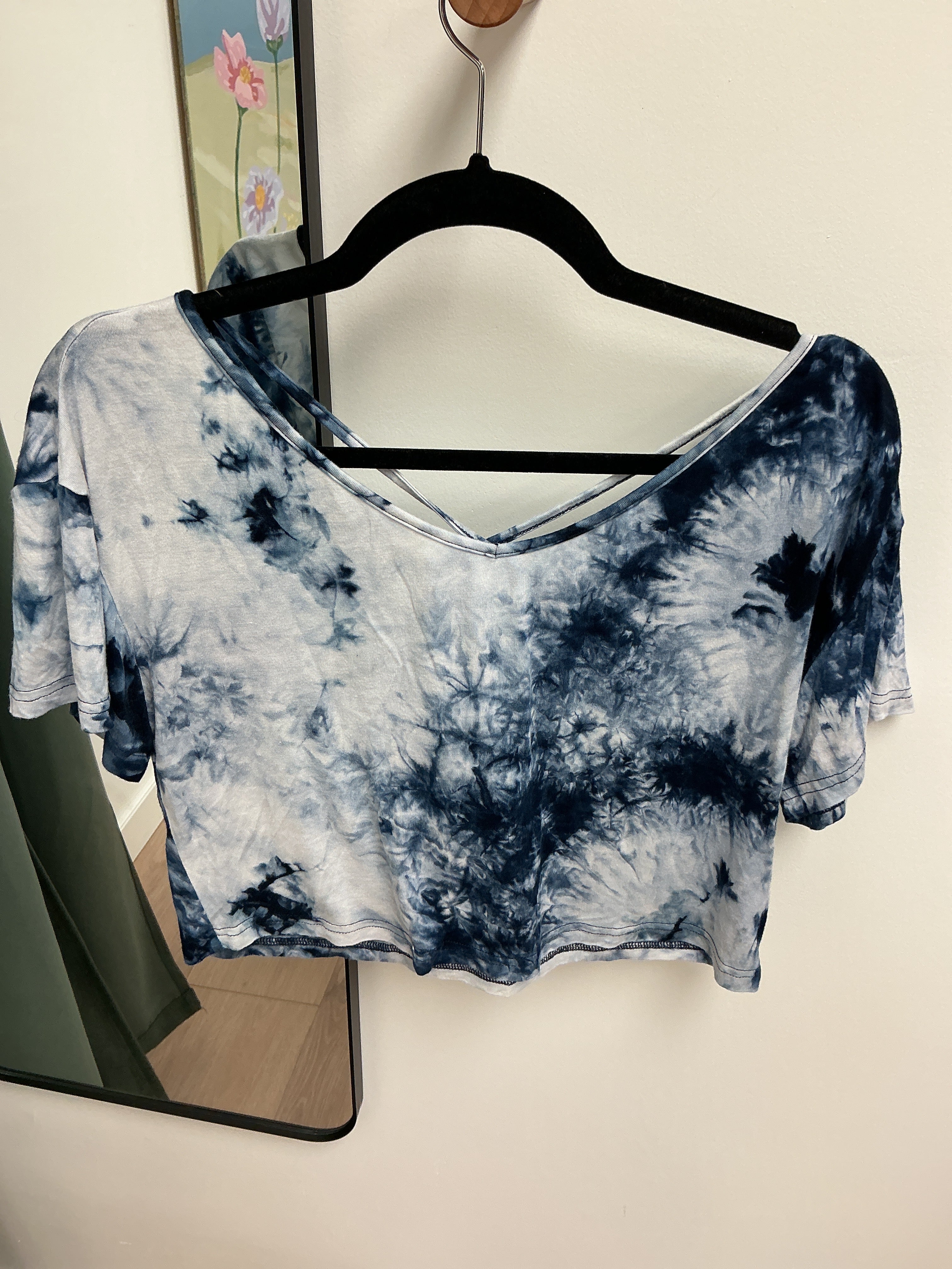 Blue cloud criss cross back small
