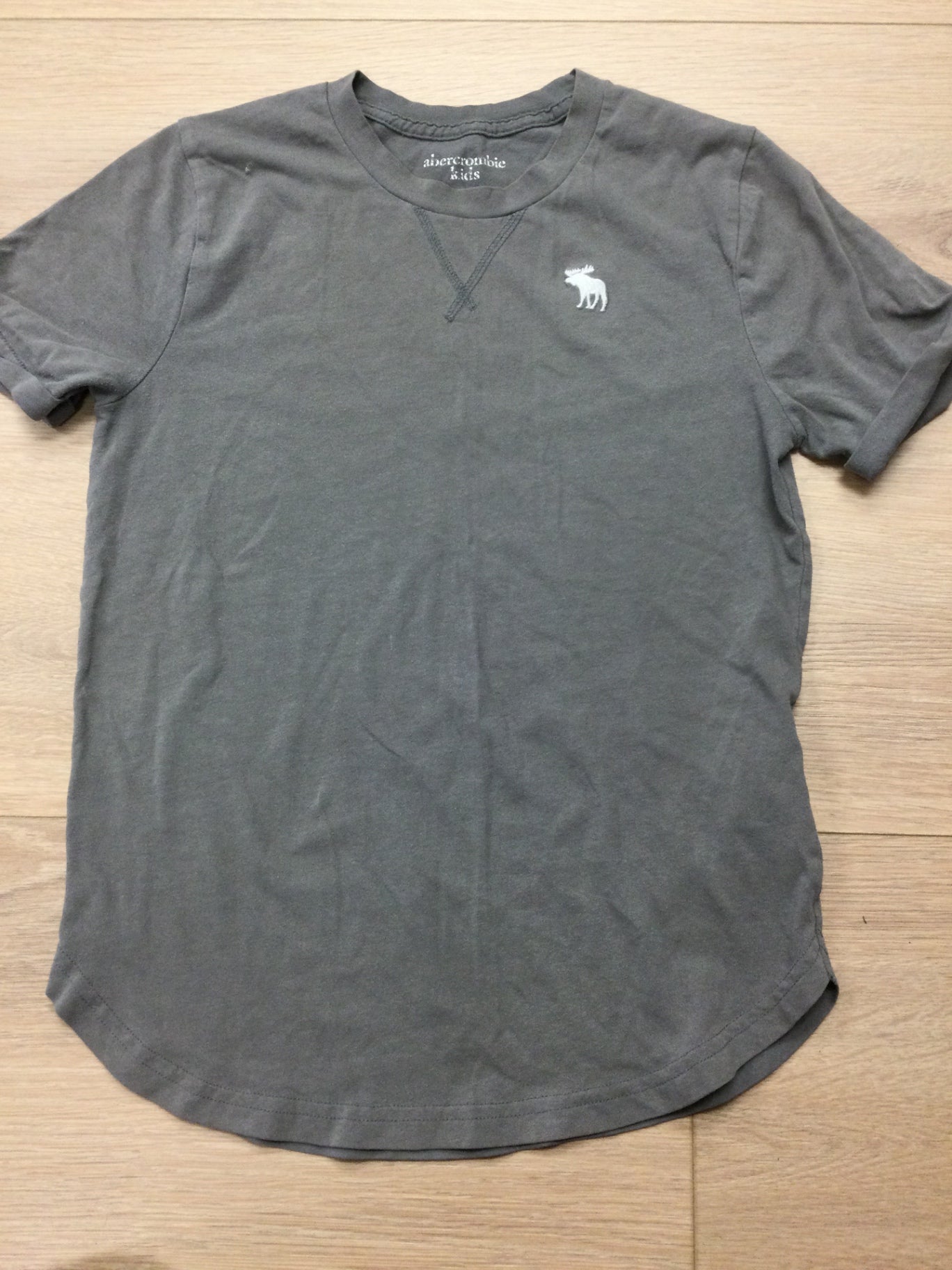 Abercrombie & Kids T shirt 11/12 Gray