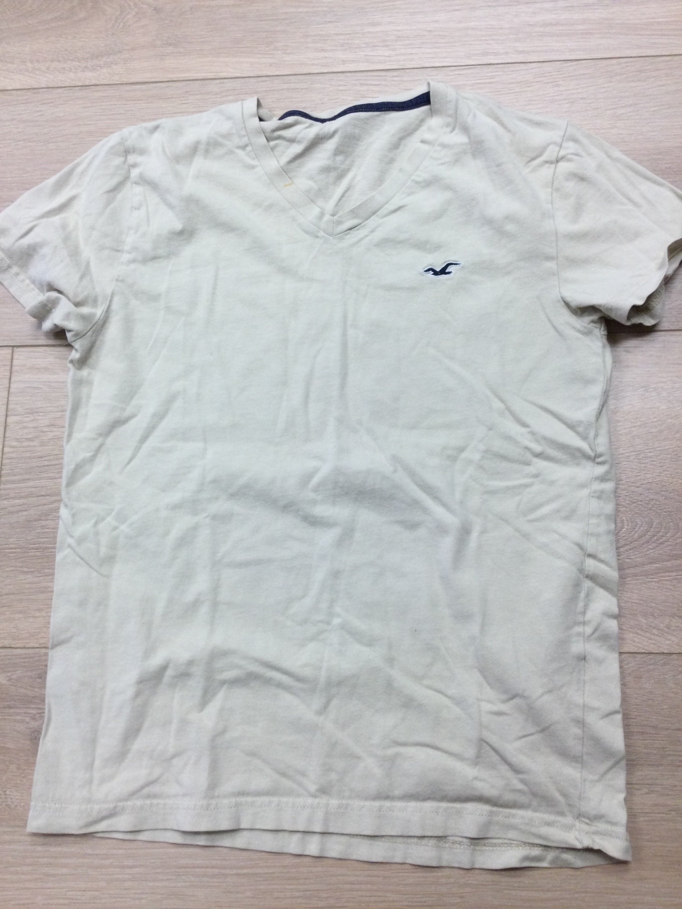 Hollister T shirt Men’s XS Cream