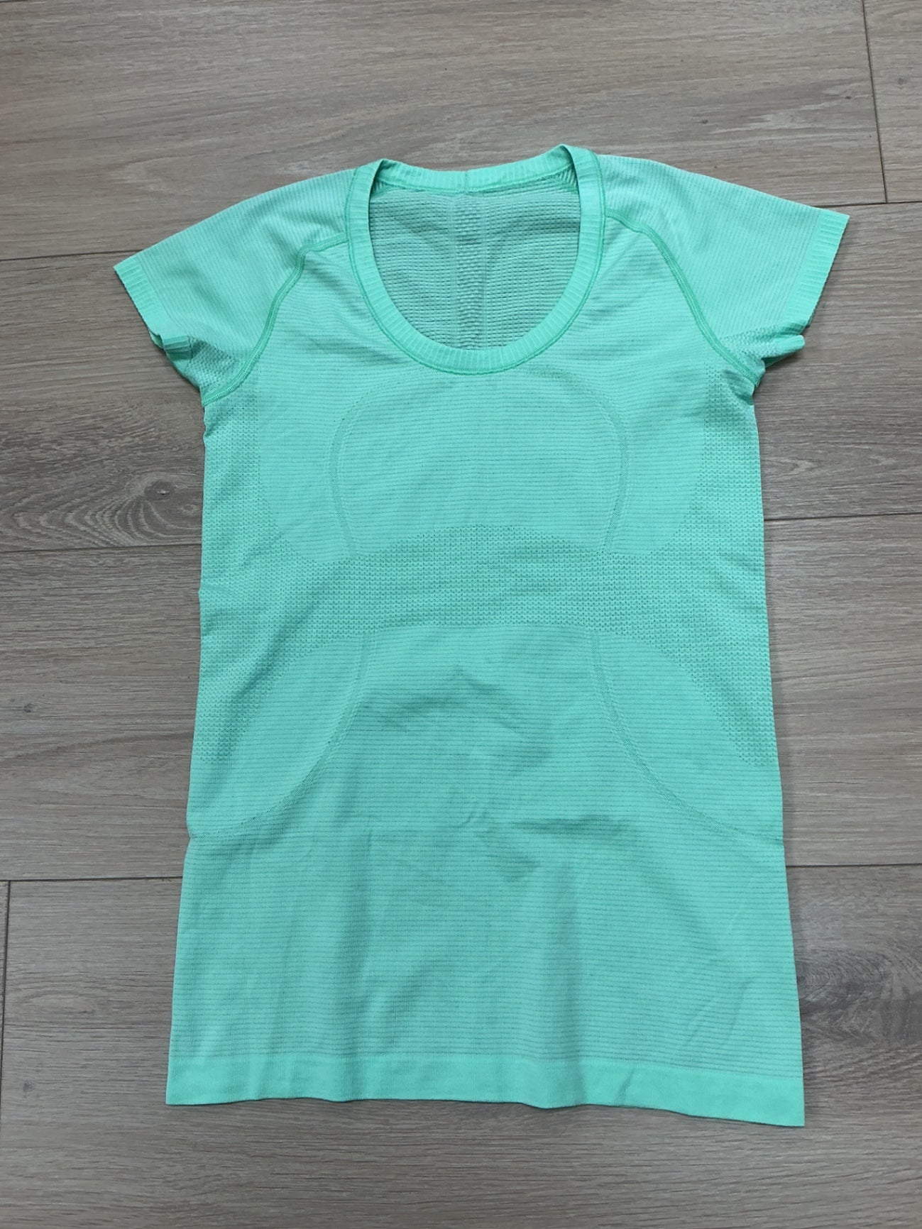 Lululemon Short Sleeve Top Medium Green