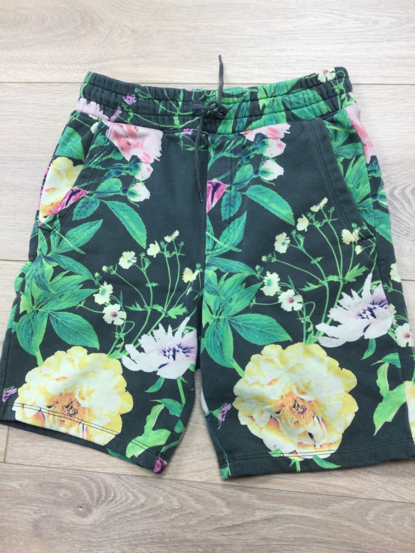 Gap Shorts 18-20Y Multicolor (Green, Yellow, Purple, White, Pink)