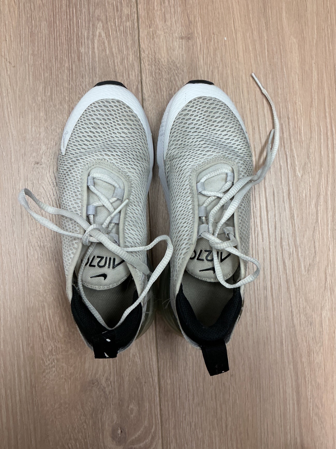 Nike Shoes Size 5 women’s White and Gray