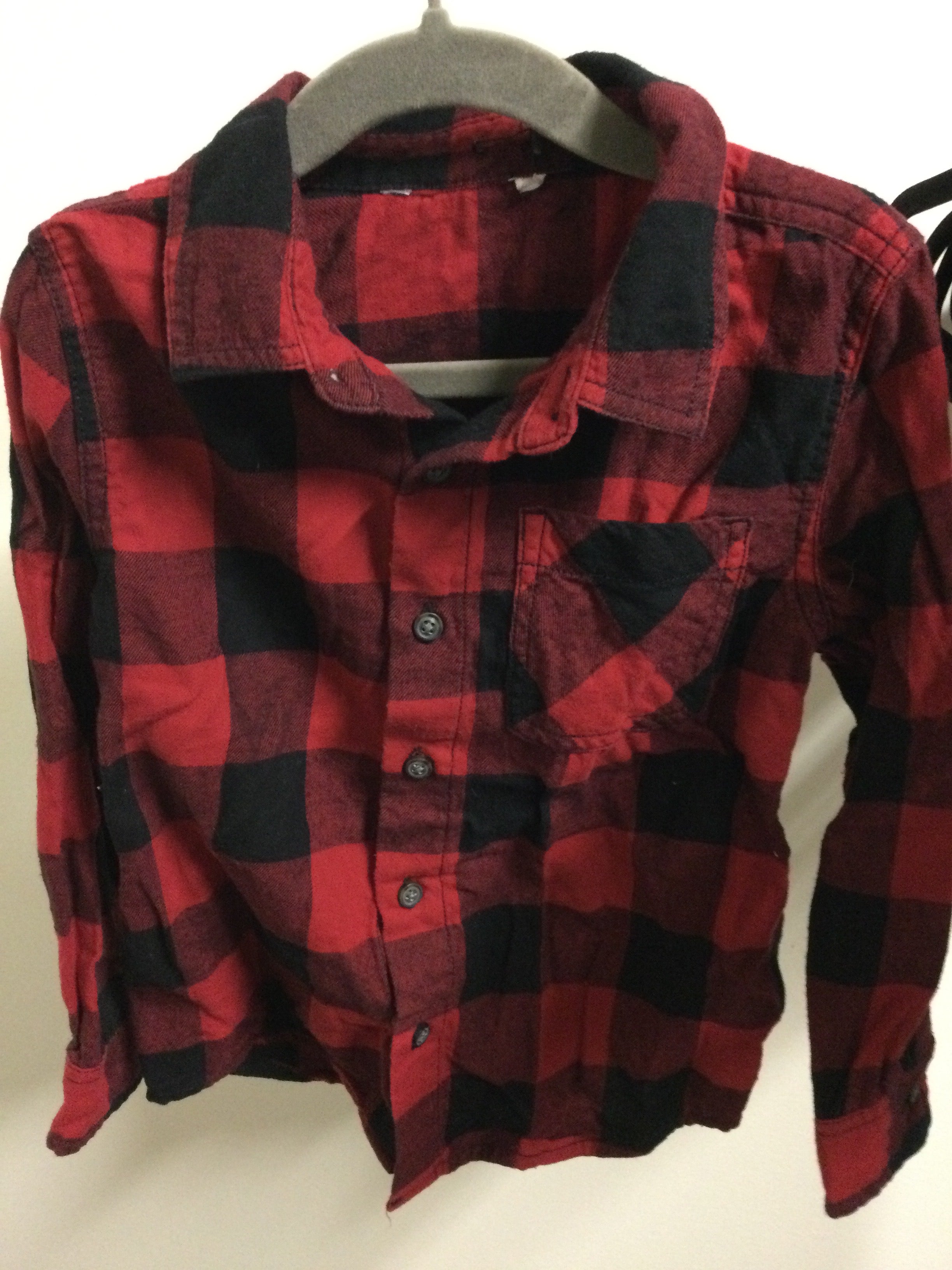 Red/black plaid button-up longsleeve 6-8Y