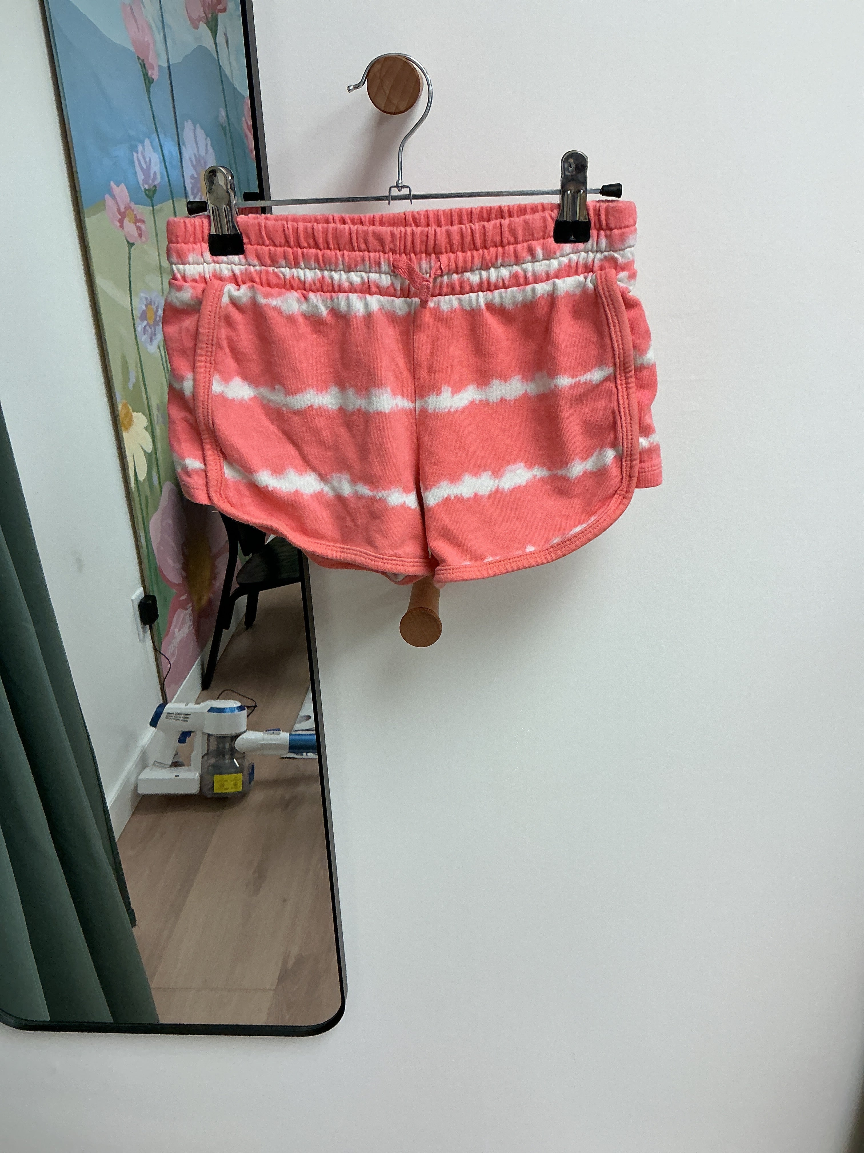 Gap kids pink/white shorts L