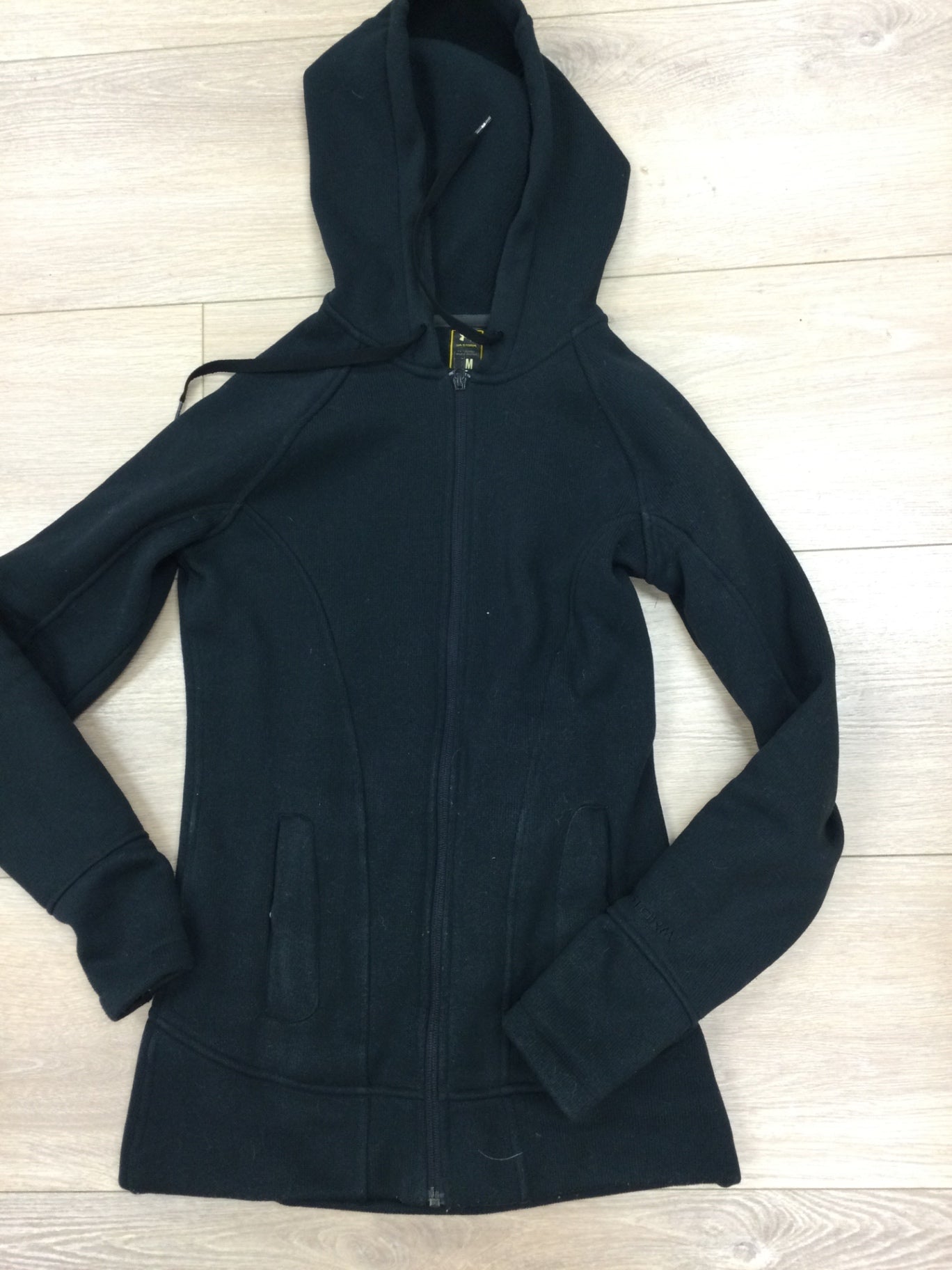 Under Armour Sweater Women’s small Black