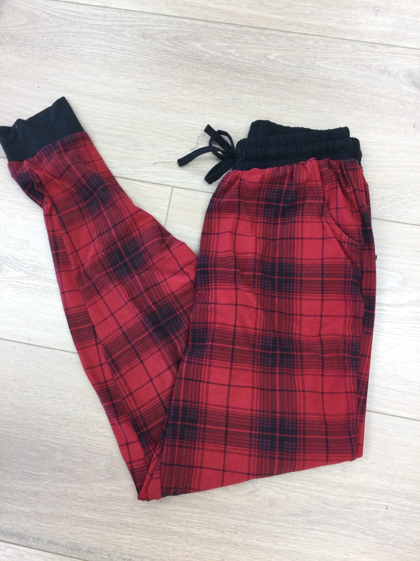 Ardene Pants Women’s small Red and black plaid