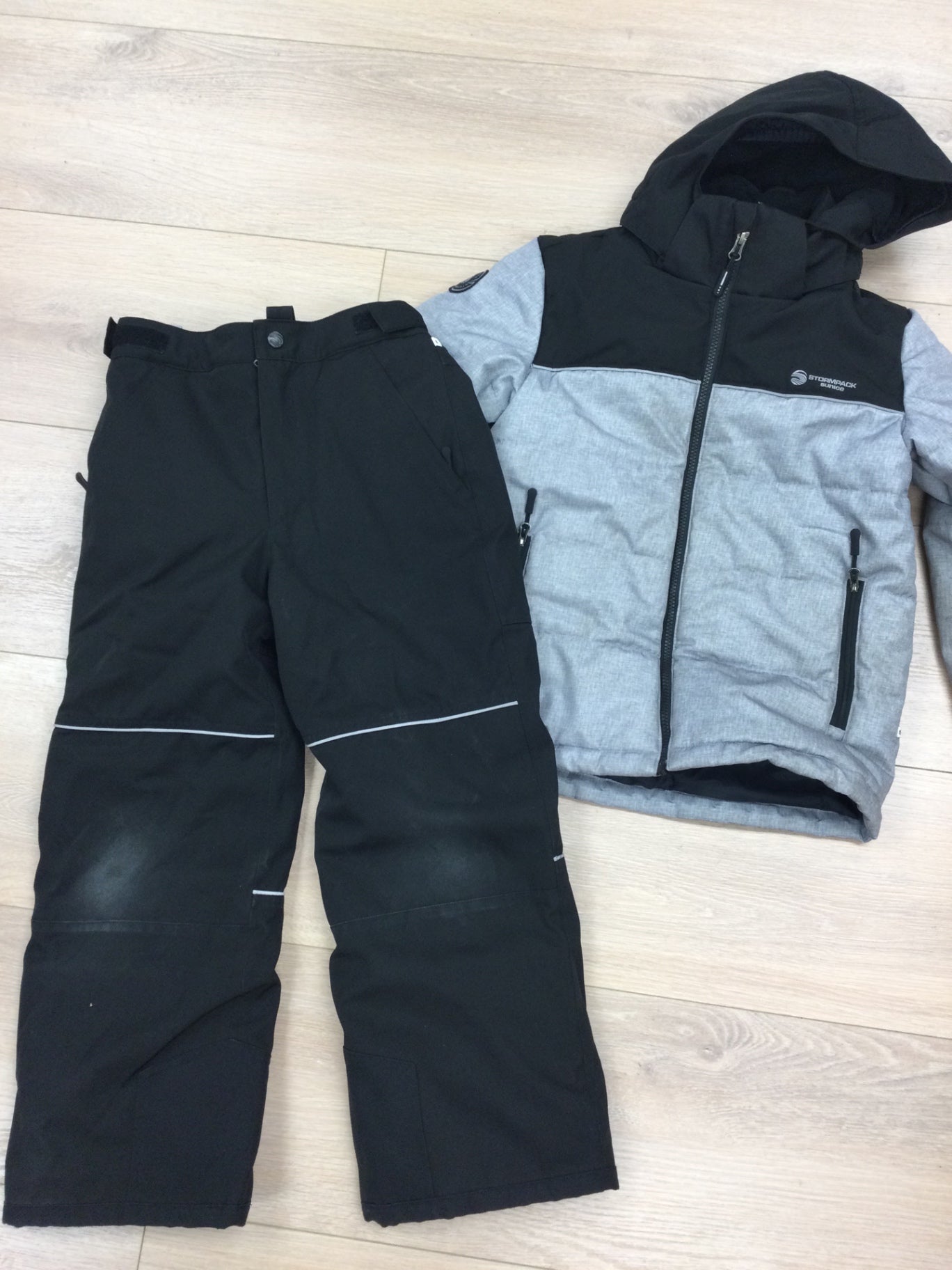 Stormpack Sunice Winter Snowsuit 8Y Gray and black