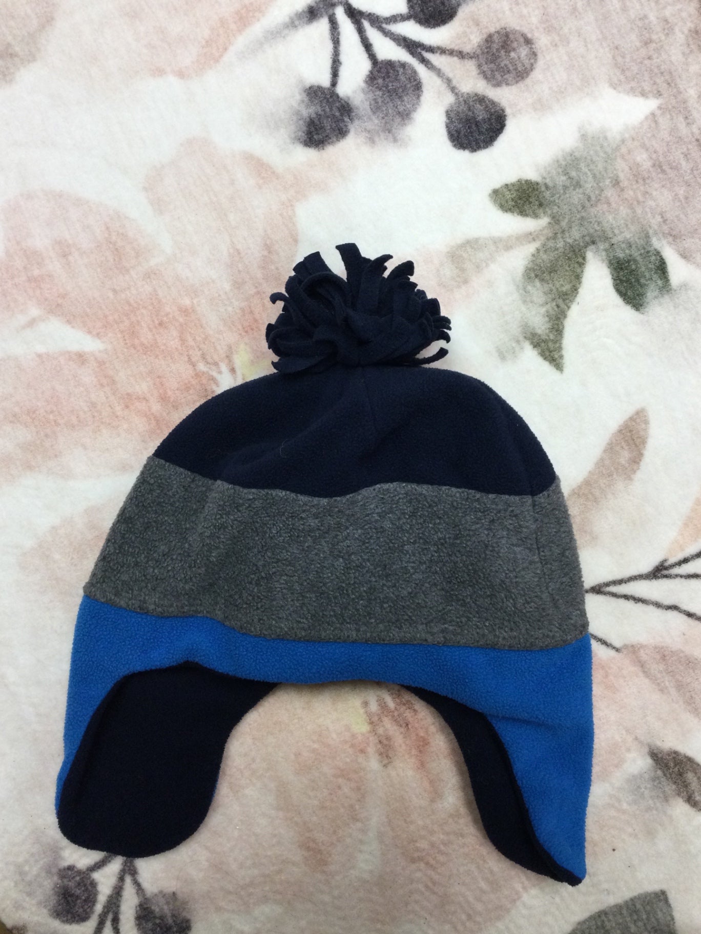 Children’s Place Kids hat 8 Multicolor (Blue, Black, Gray)