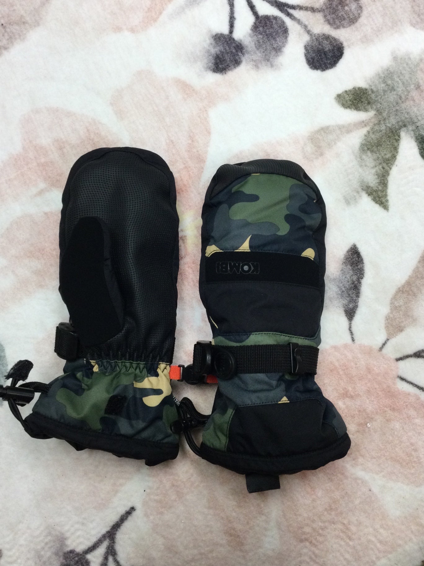 KOMBI Gloves  Camo  (Green, Black, Tan)