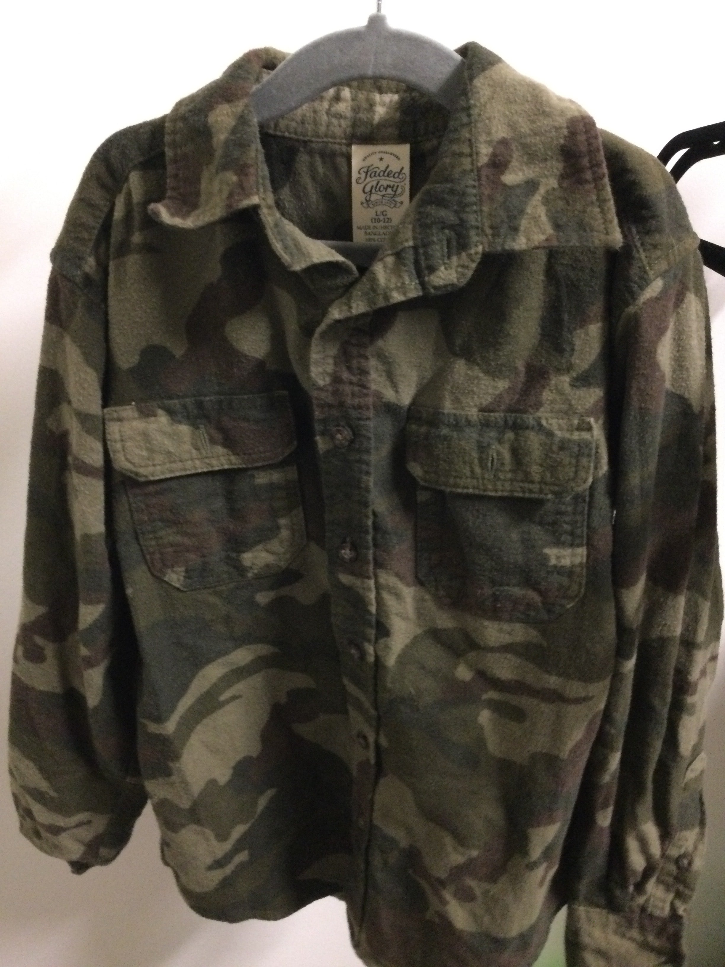 Faded Glory camo button up longsleeve 10/12
