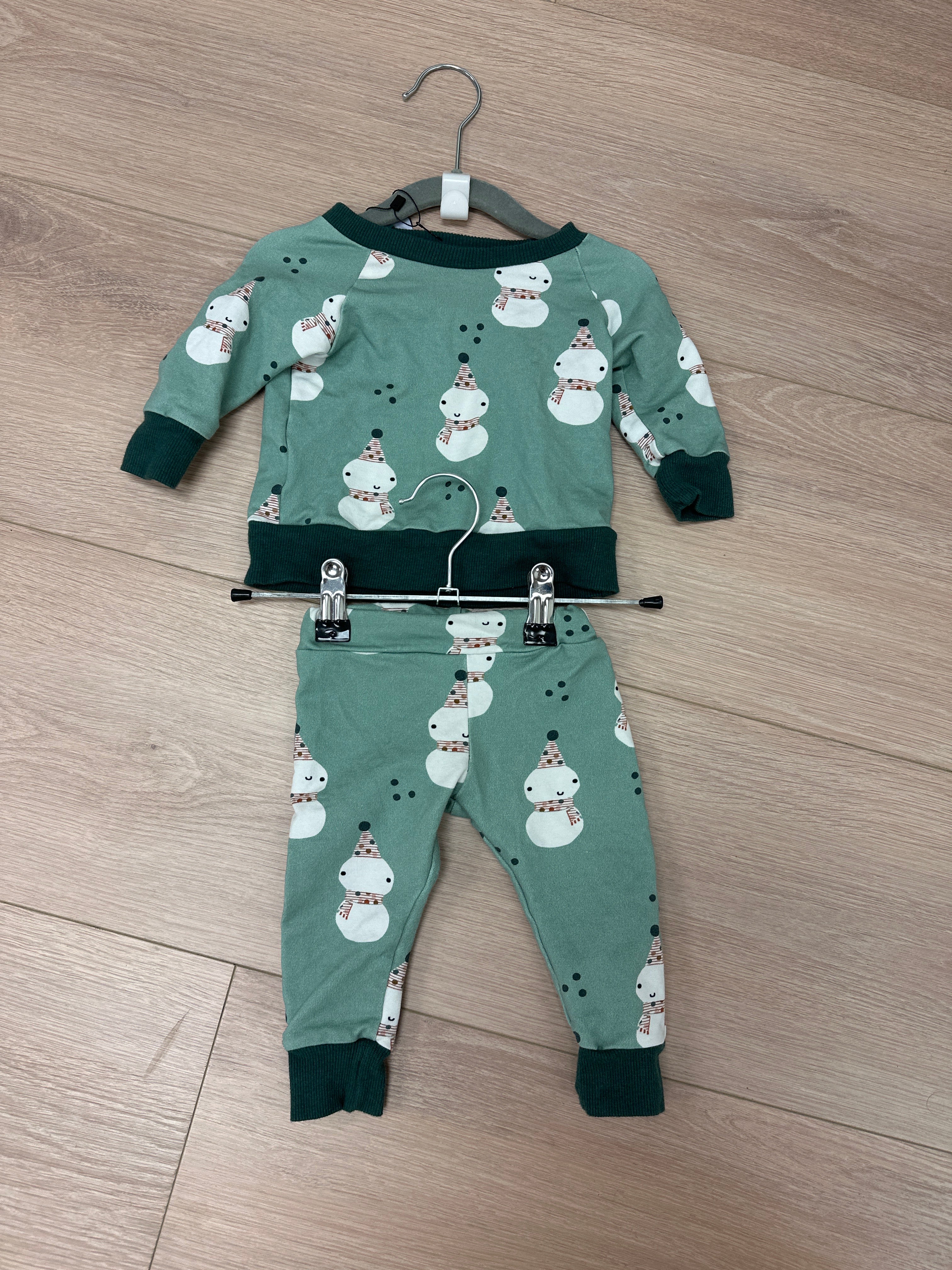 peanut & bumble Baby Sweater and Pant set 6-9M Snowman