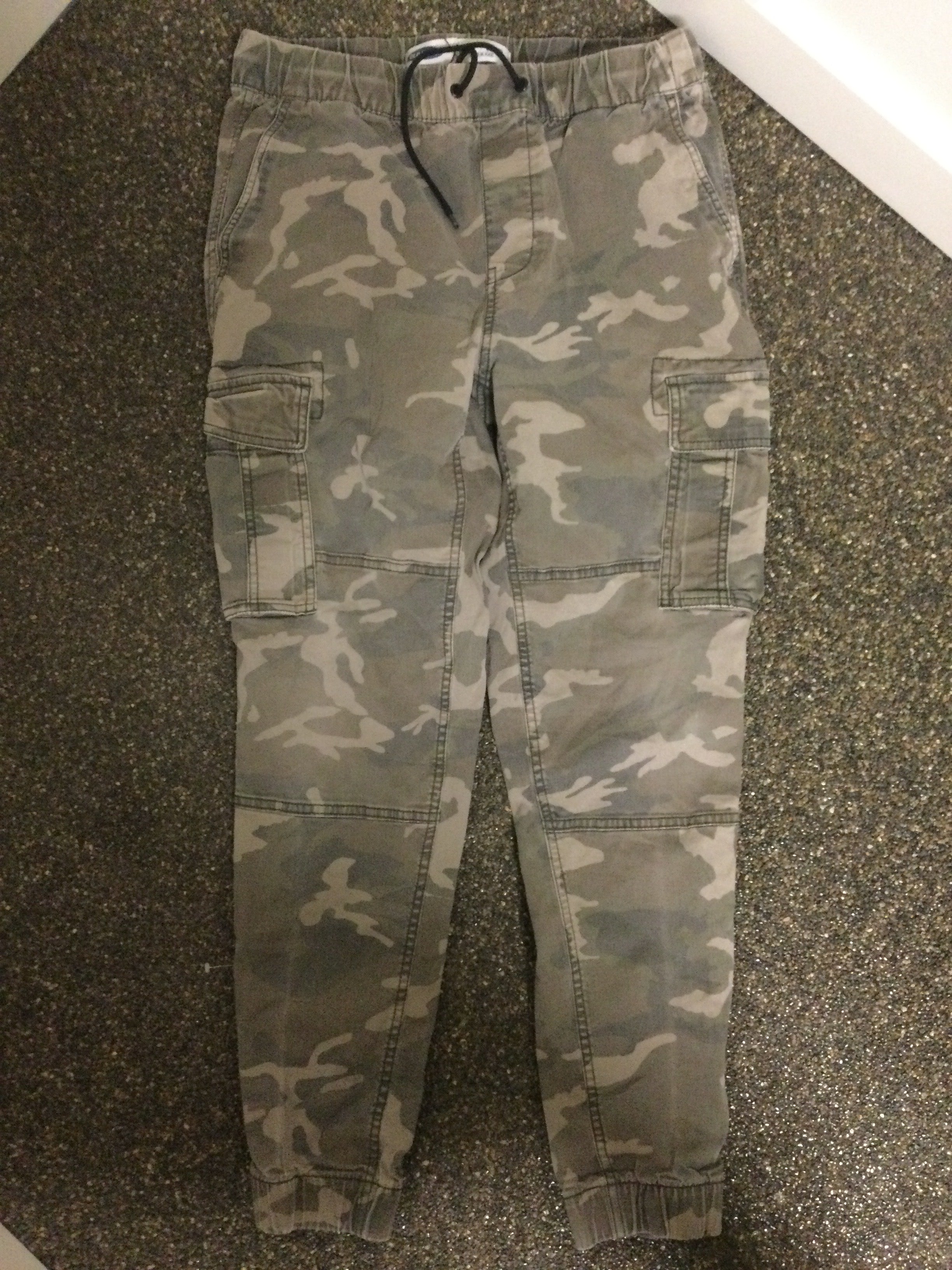 Old Navy adjustable camo joggers size medium