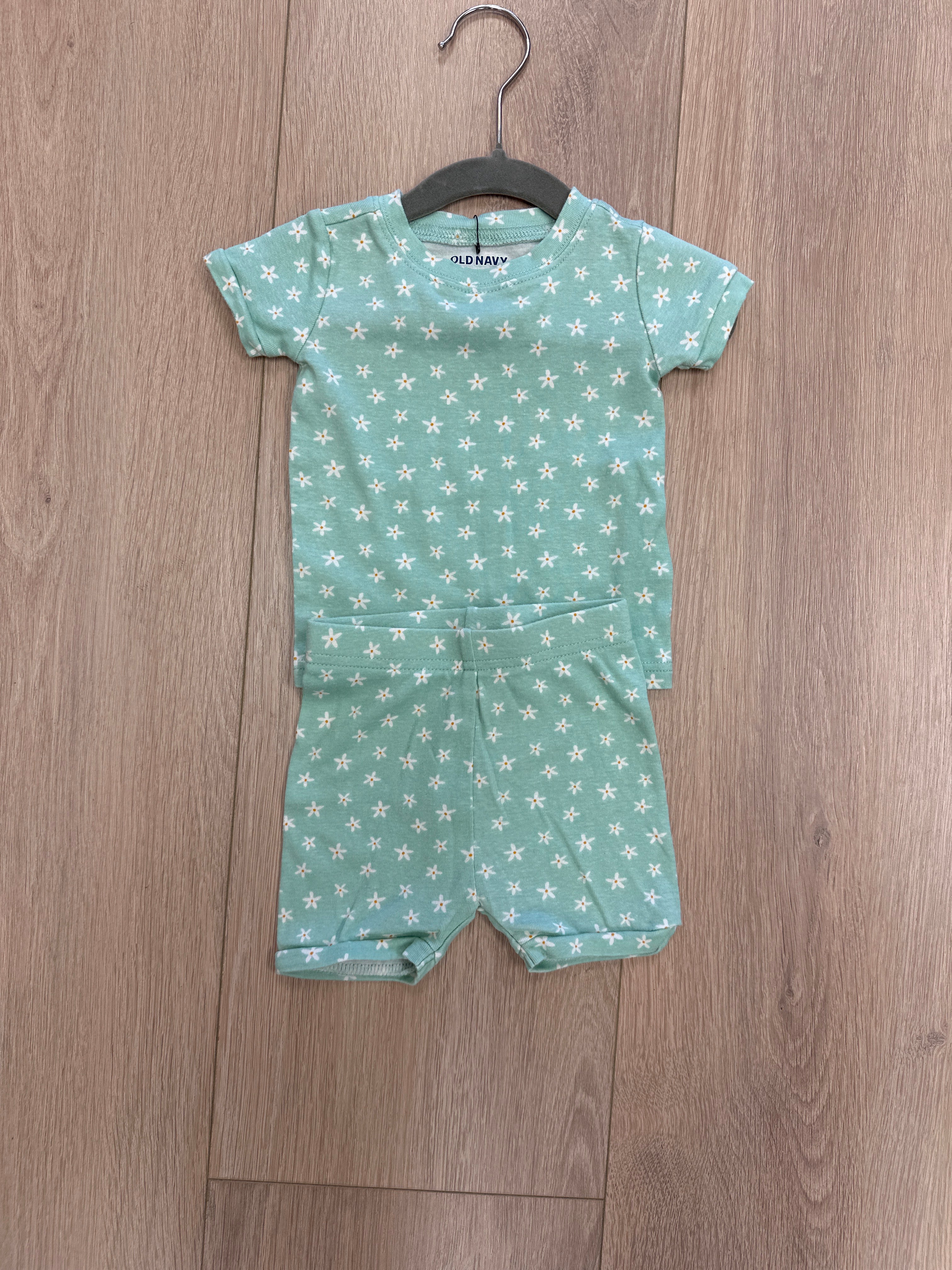 Old Navy Green Floral Tshirt/Short set 6-12M
