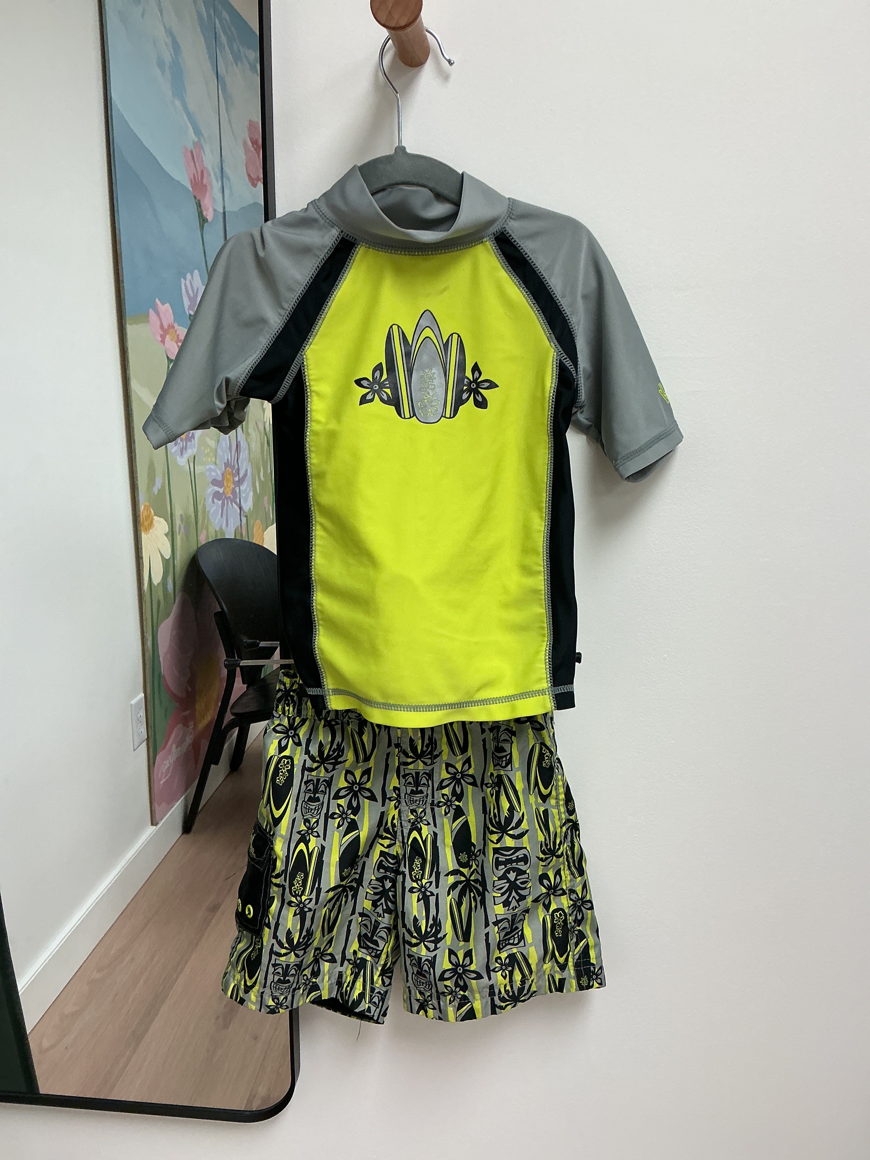 UV Skinz Rashguard Swim shirt + short 2 pc size 3T