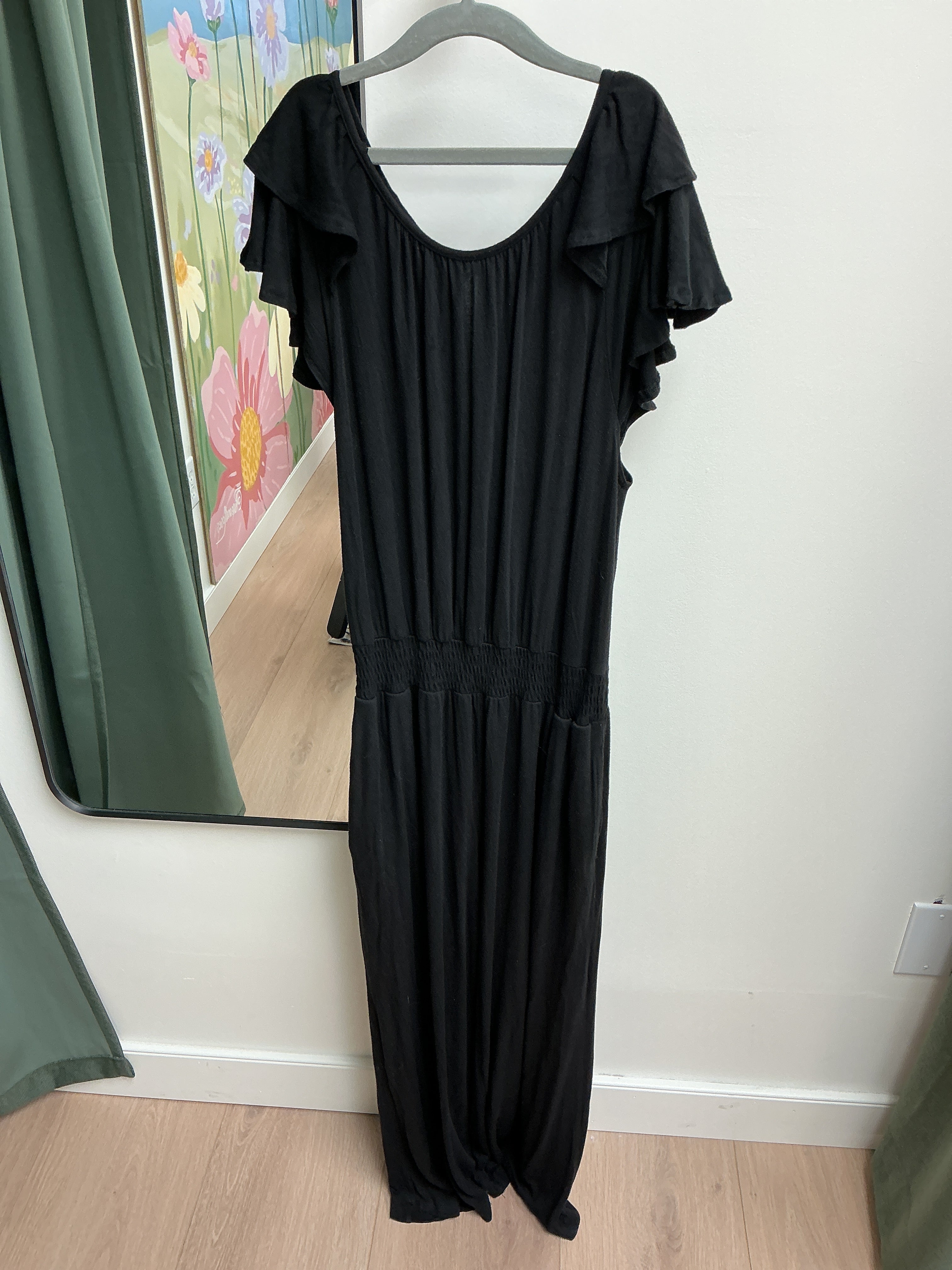 Black jumpsuit frilly sleeves L