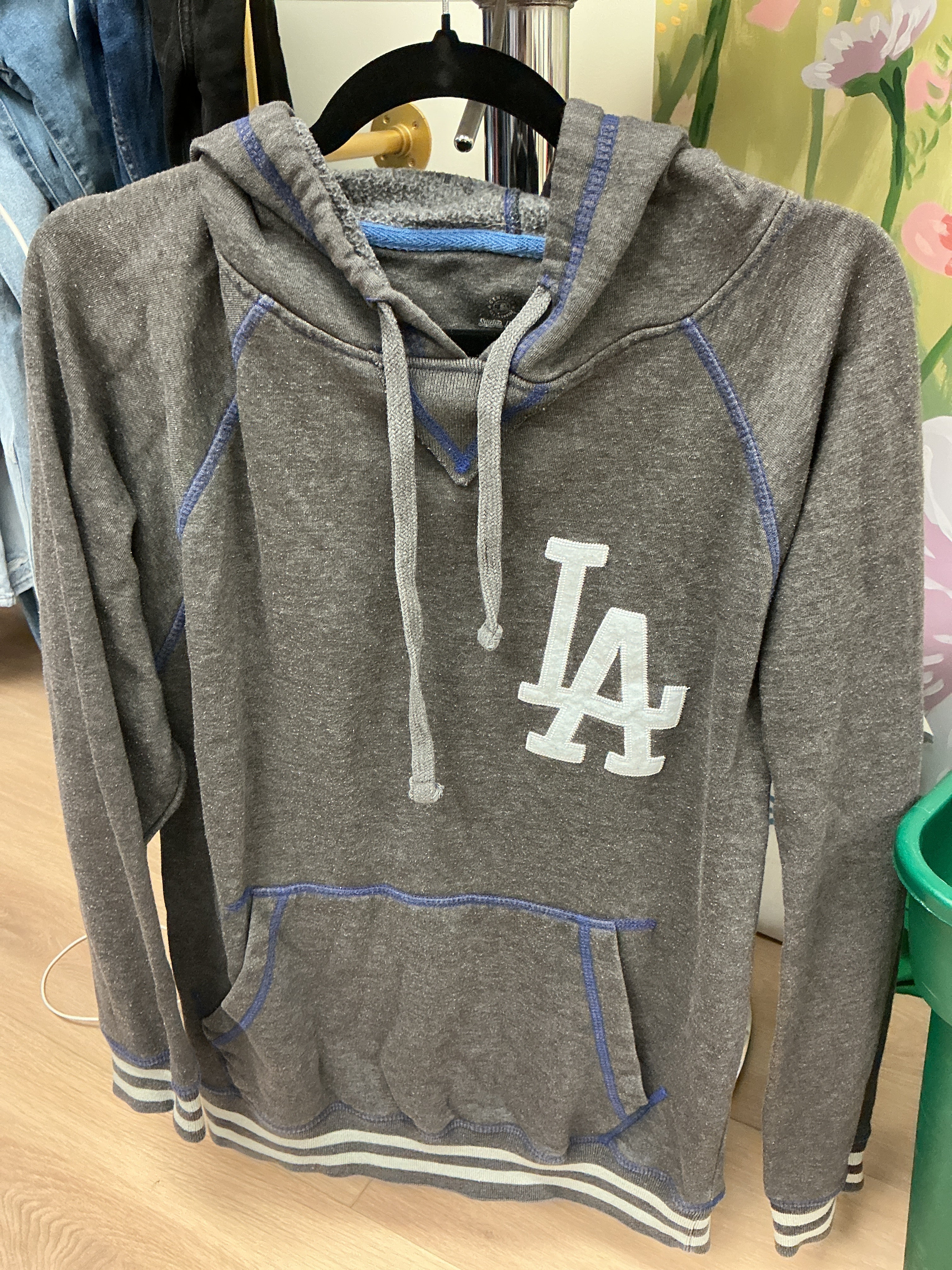 MLB LA Dodgers sweater Medium