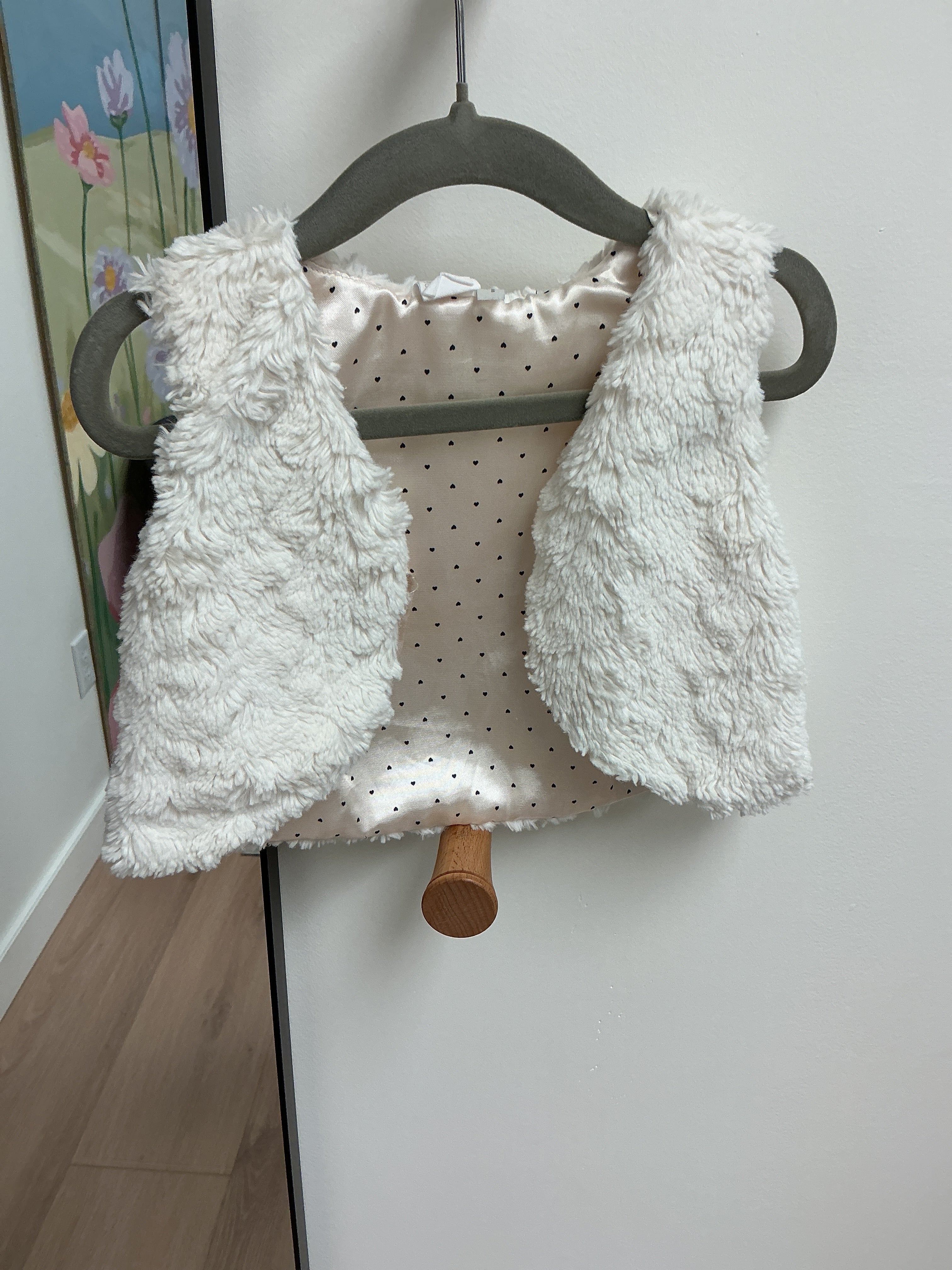 Fluffy H&M vest Hearts 9-12M
