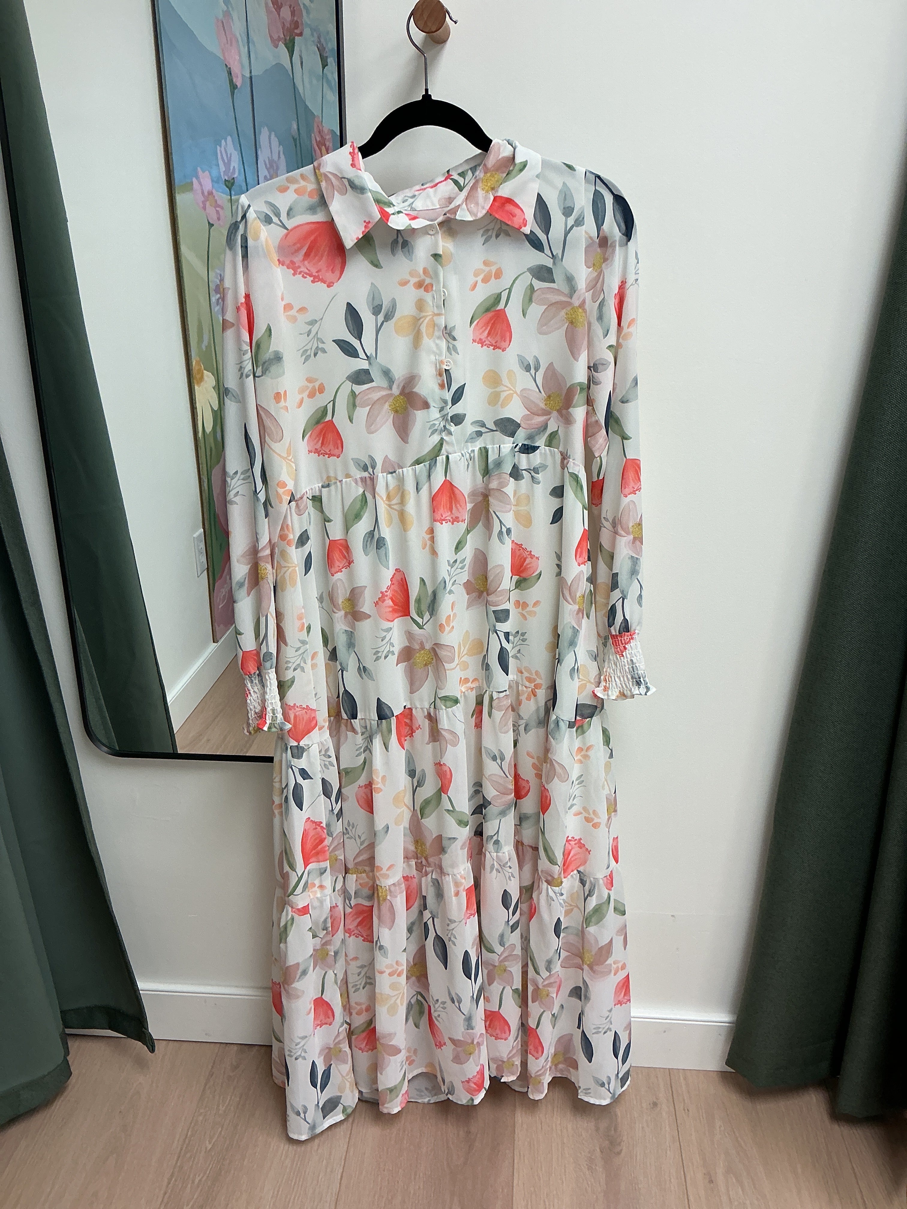 Mad collection white floral tulip dress size women small