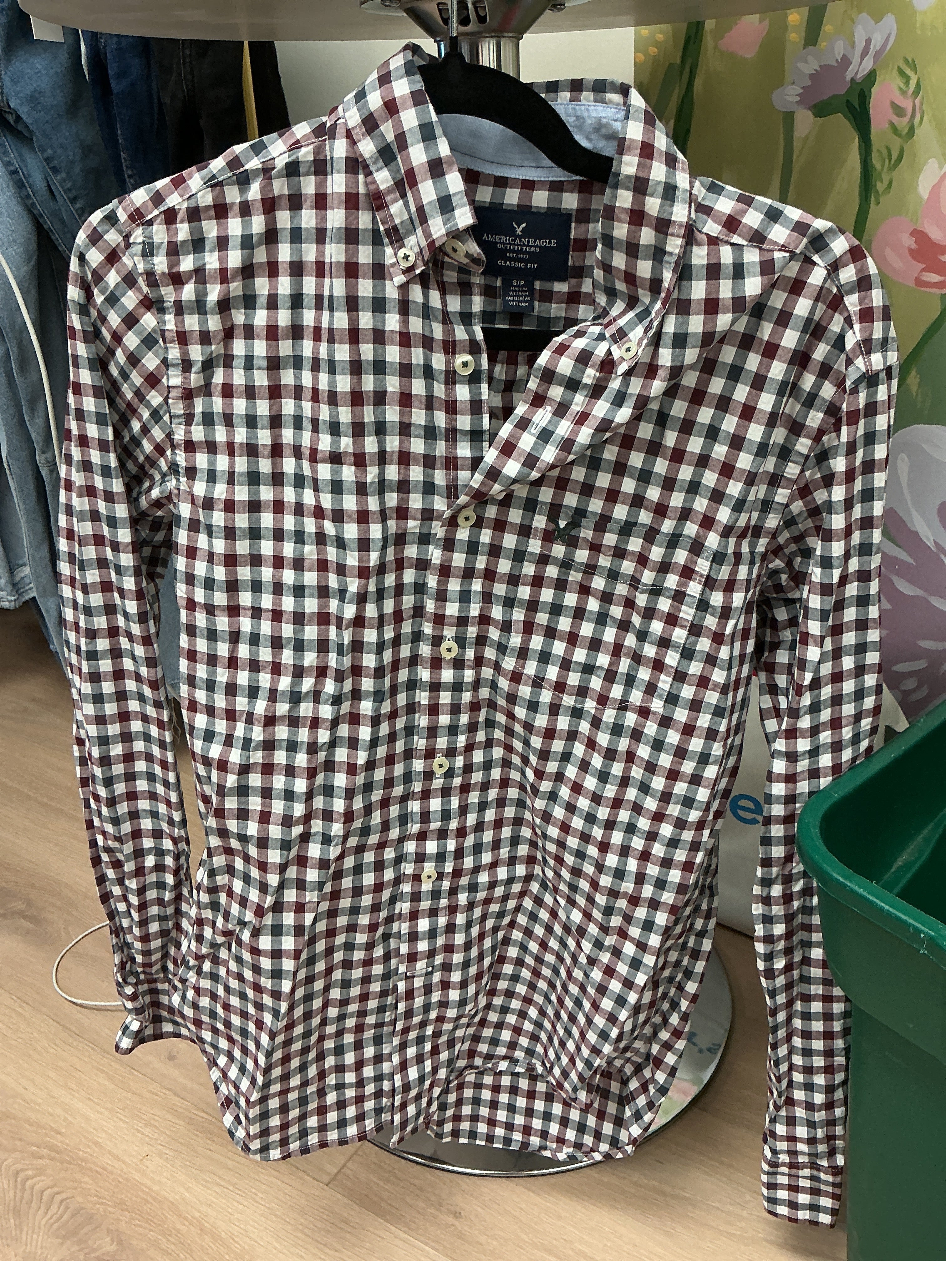 American Eagle outfitters red and black plaid dress shirt S