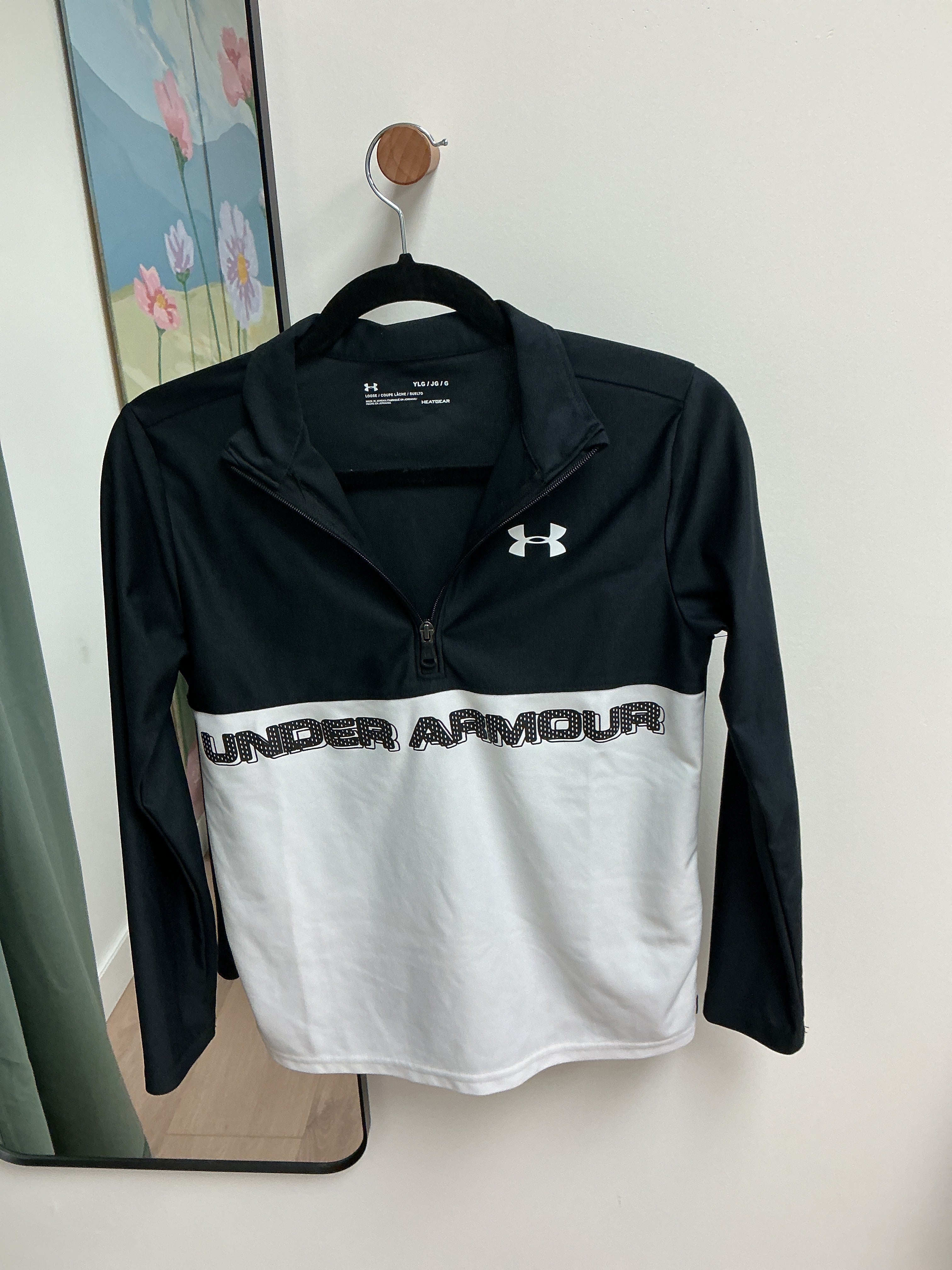 Under Armour black/white 1/4 zip sweater size Youth L