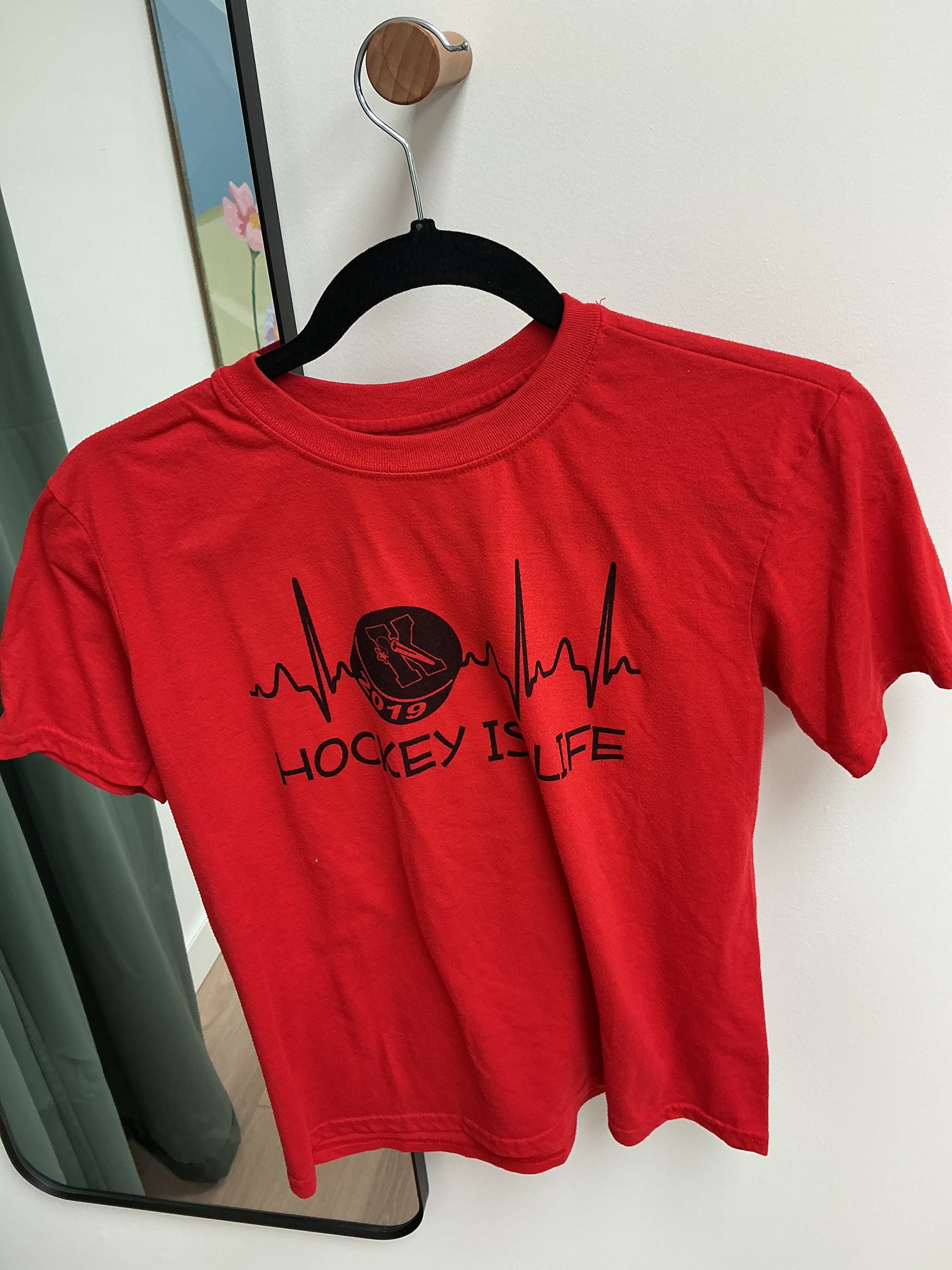 Gildan red hockey is life Tshirt size Youth L