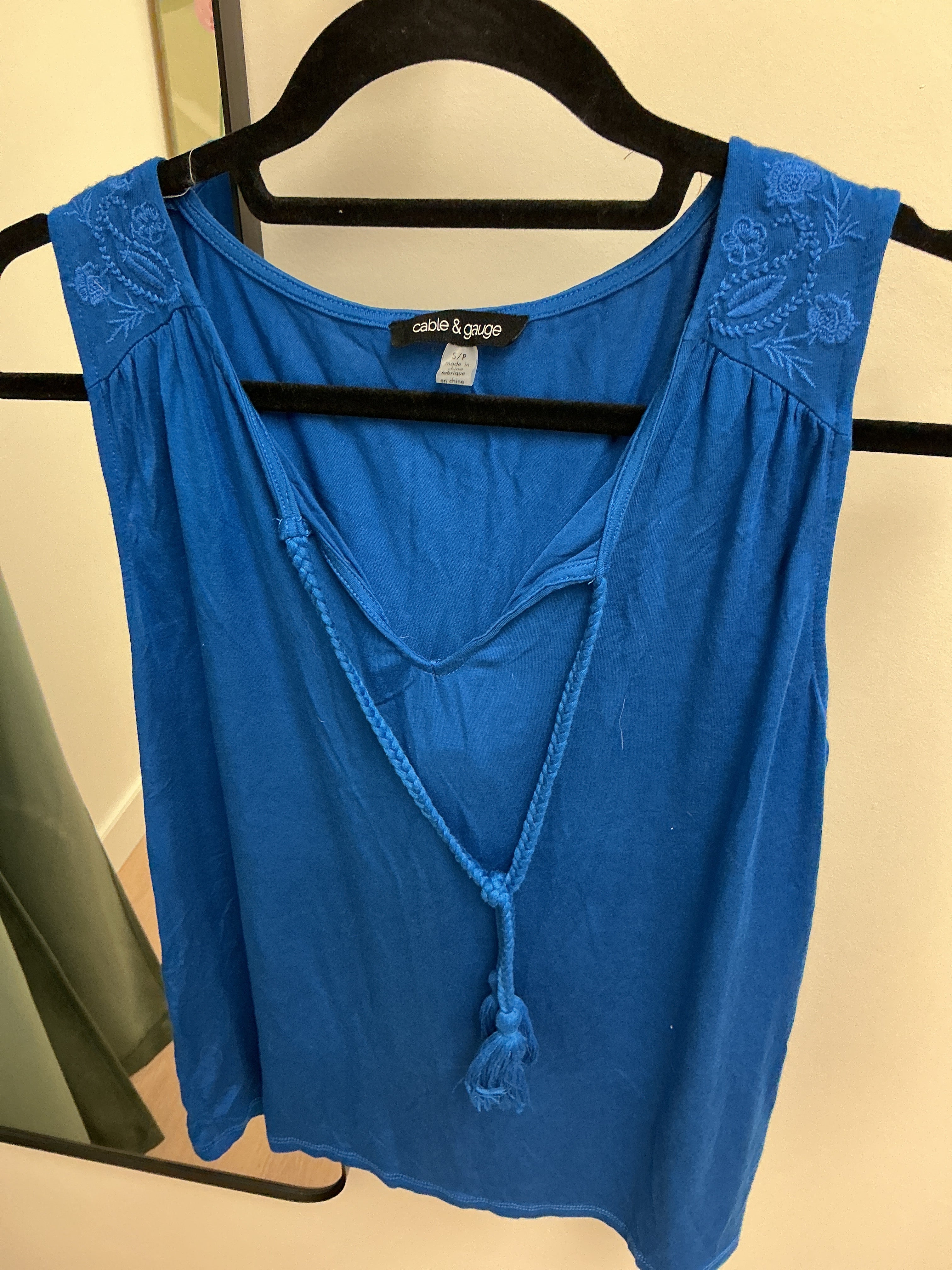 Cable & Gauge blue top S