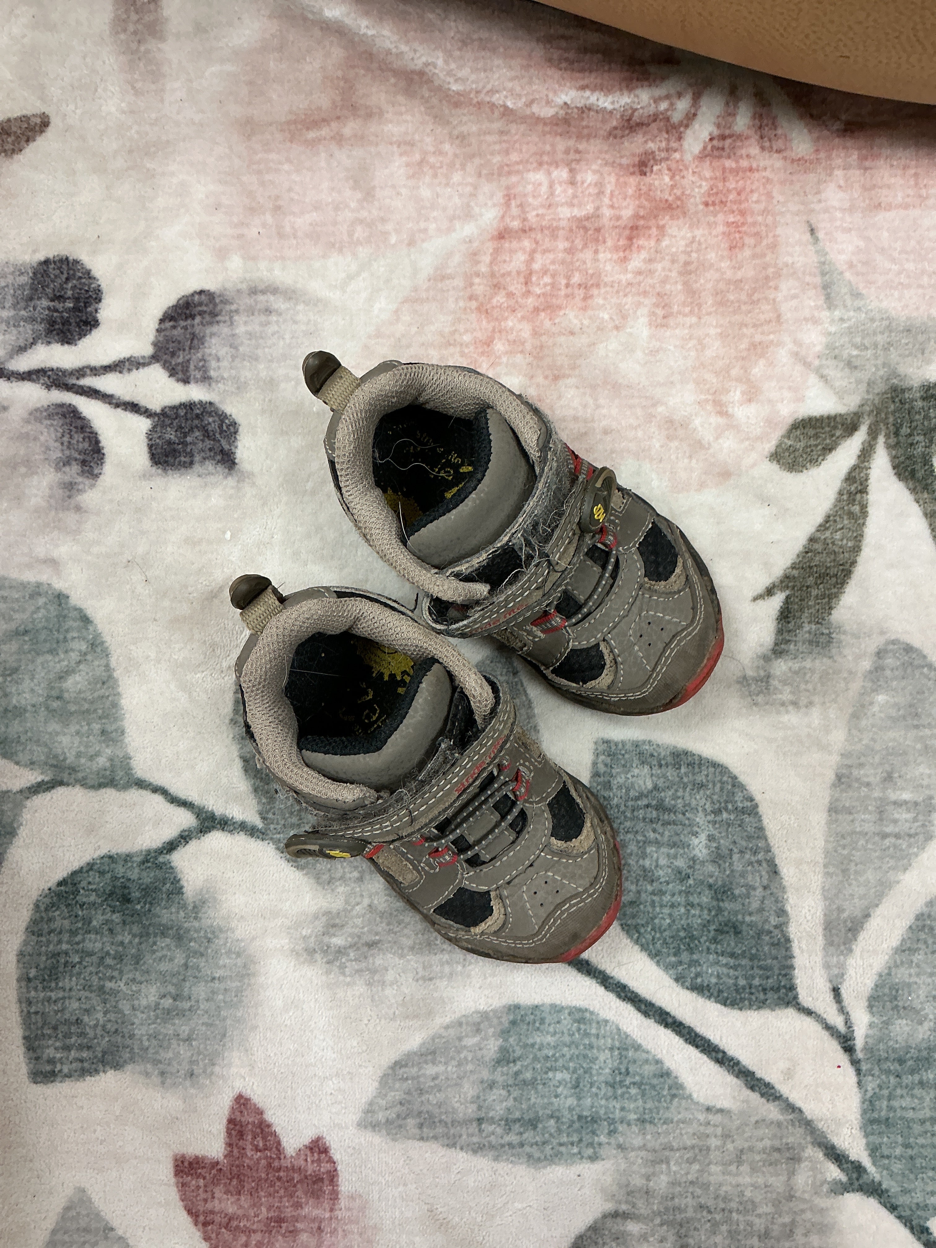Stride Rite grey/red shoes size 5M
