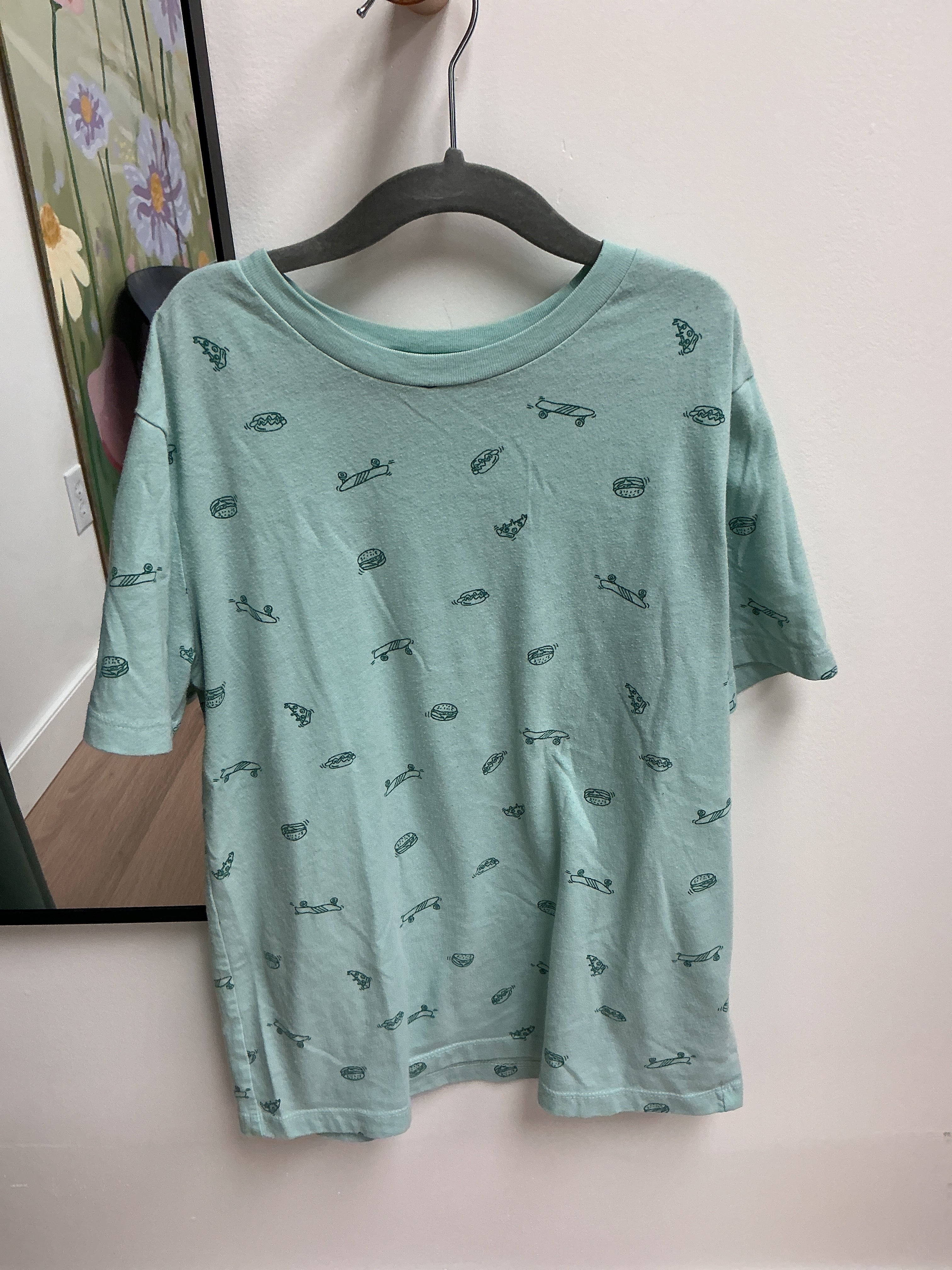 Old Navy mint skateboard Tshirt size 10/12