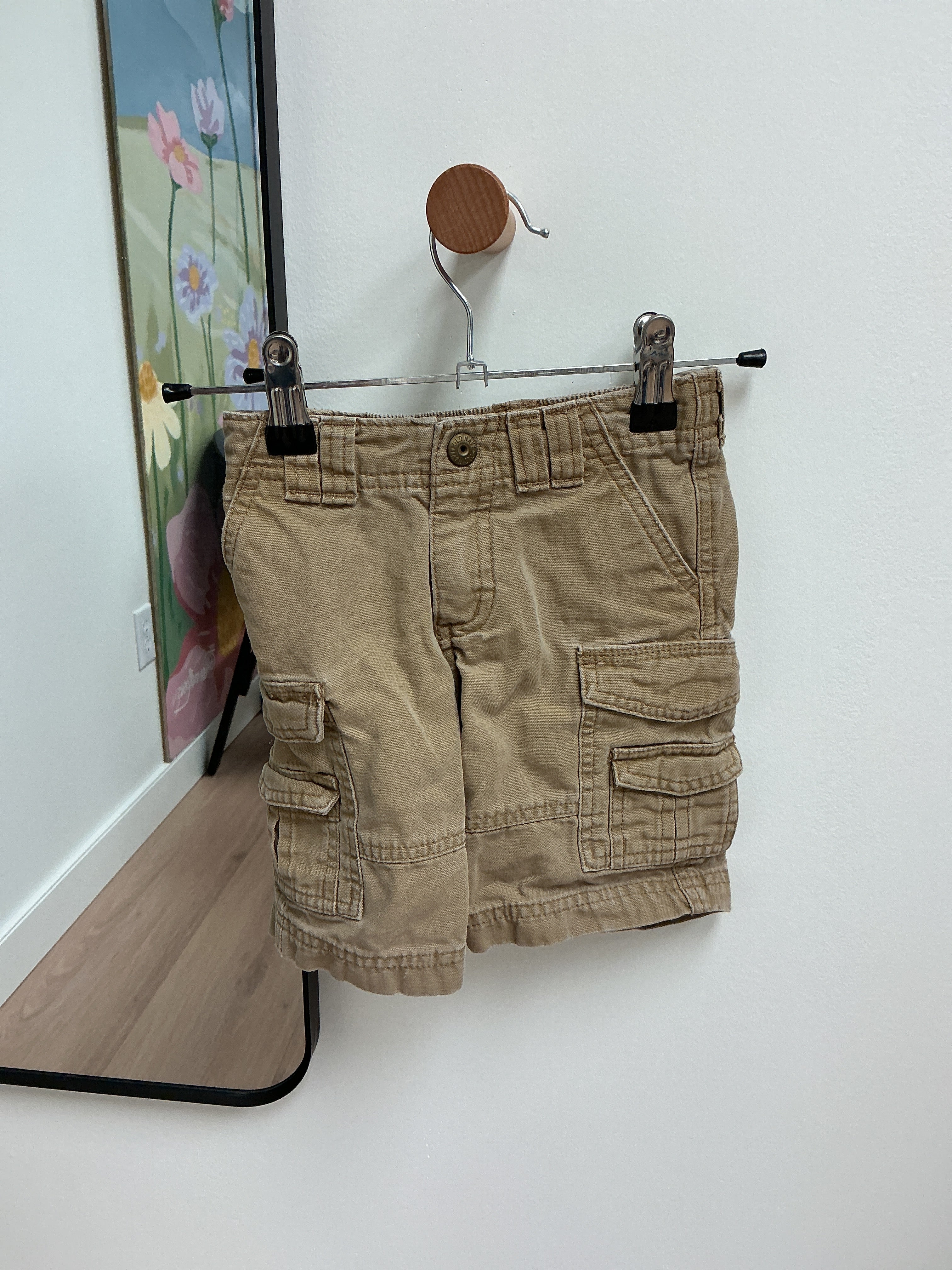 Old Navy tan cargo shorts 18/24