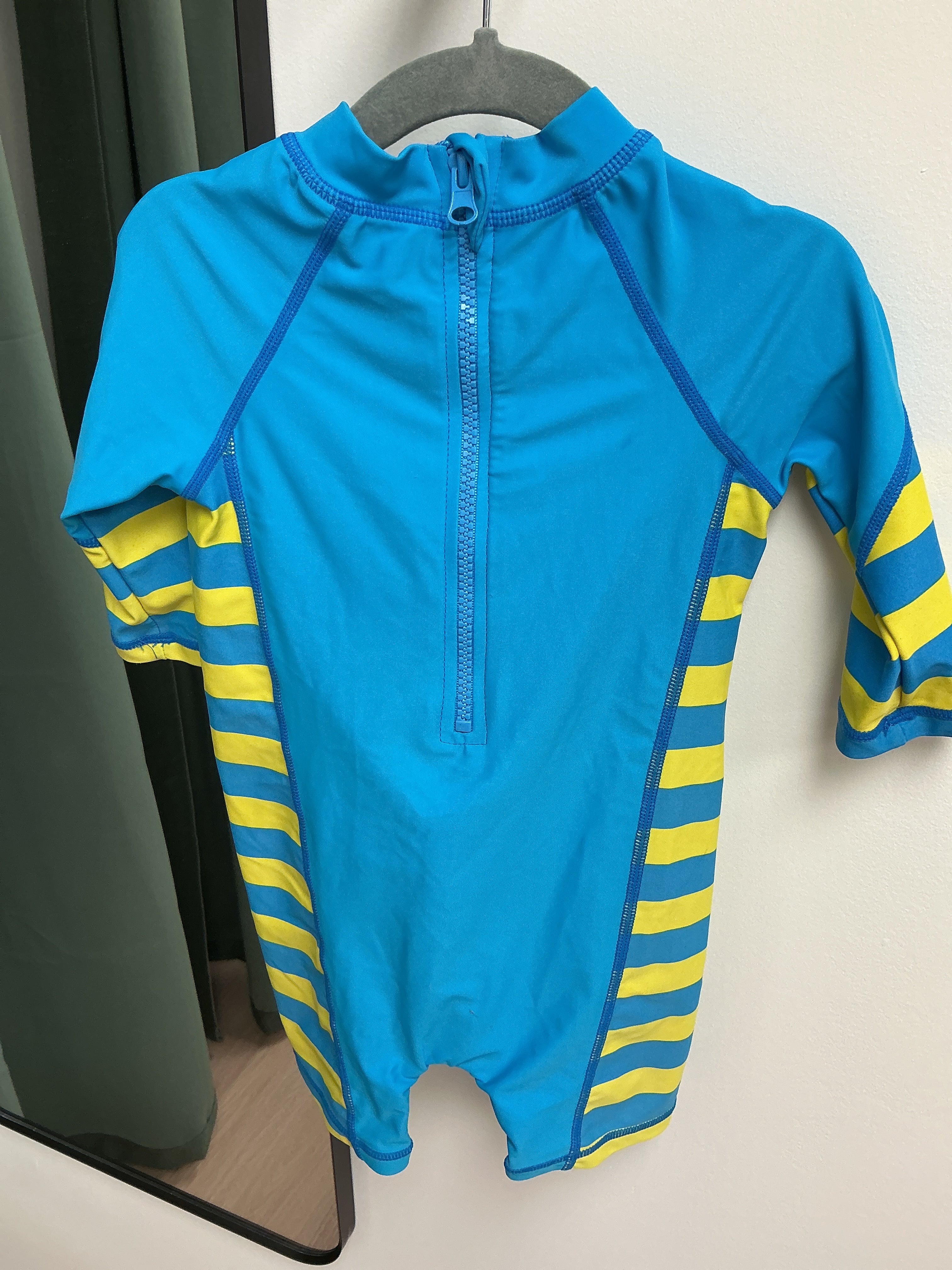 Up and Fast blue swim 12-18 M