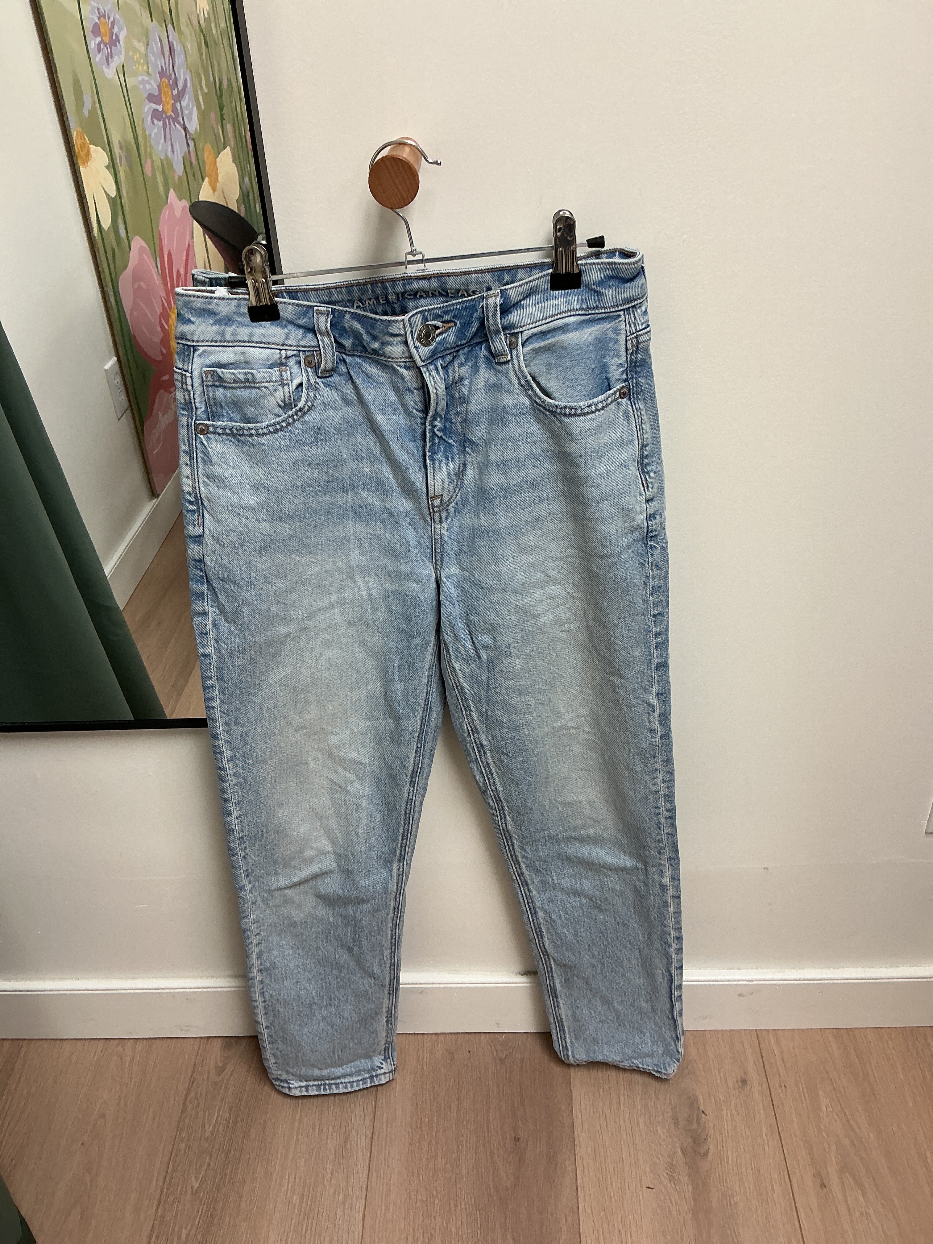 American Eagle mom jeans size 4
