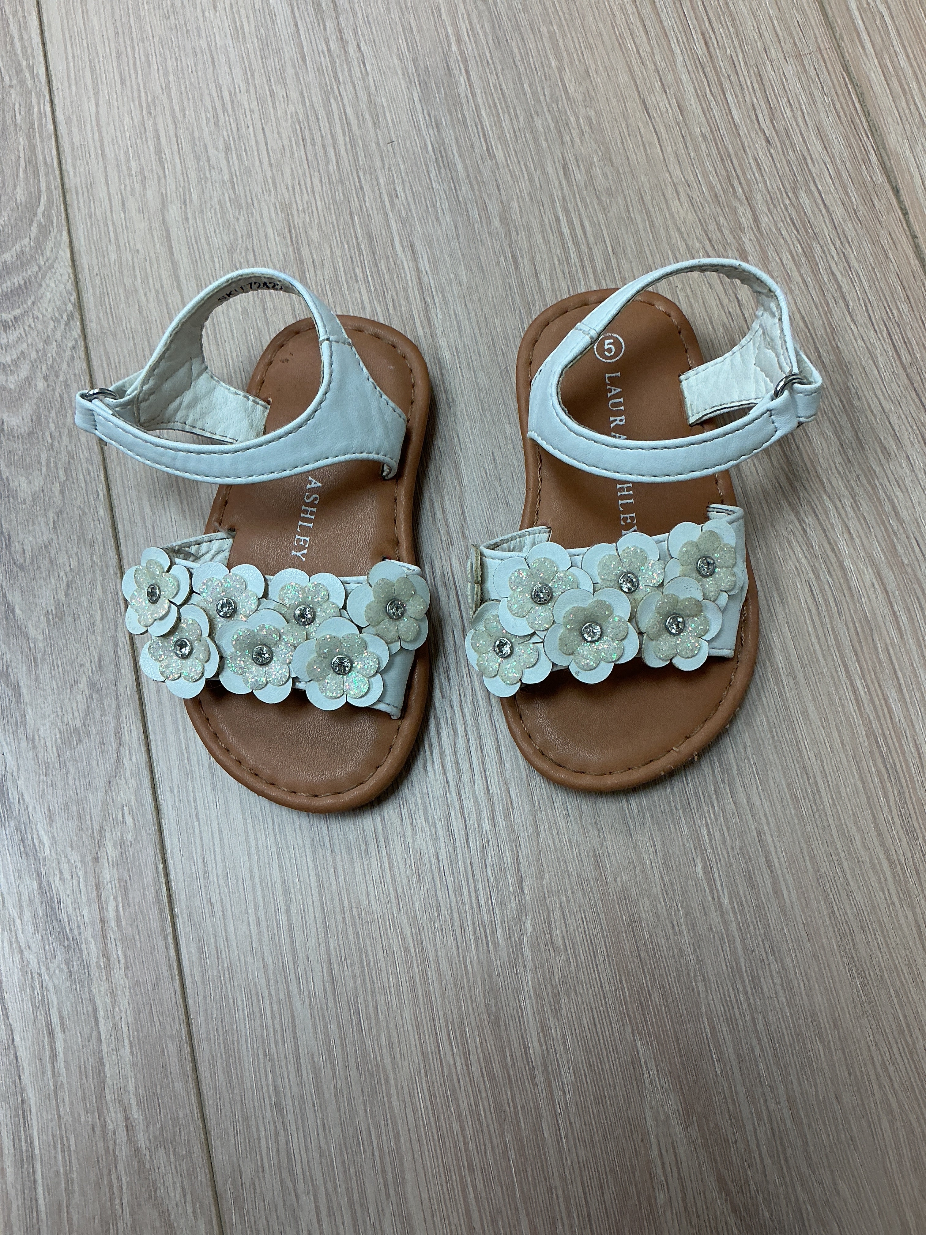 Laura Ashley white sandals 5