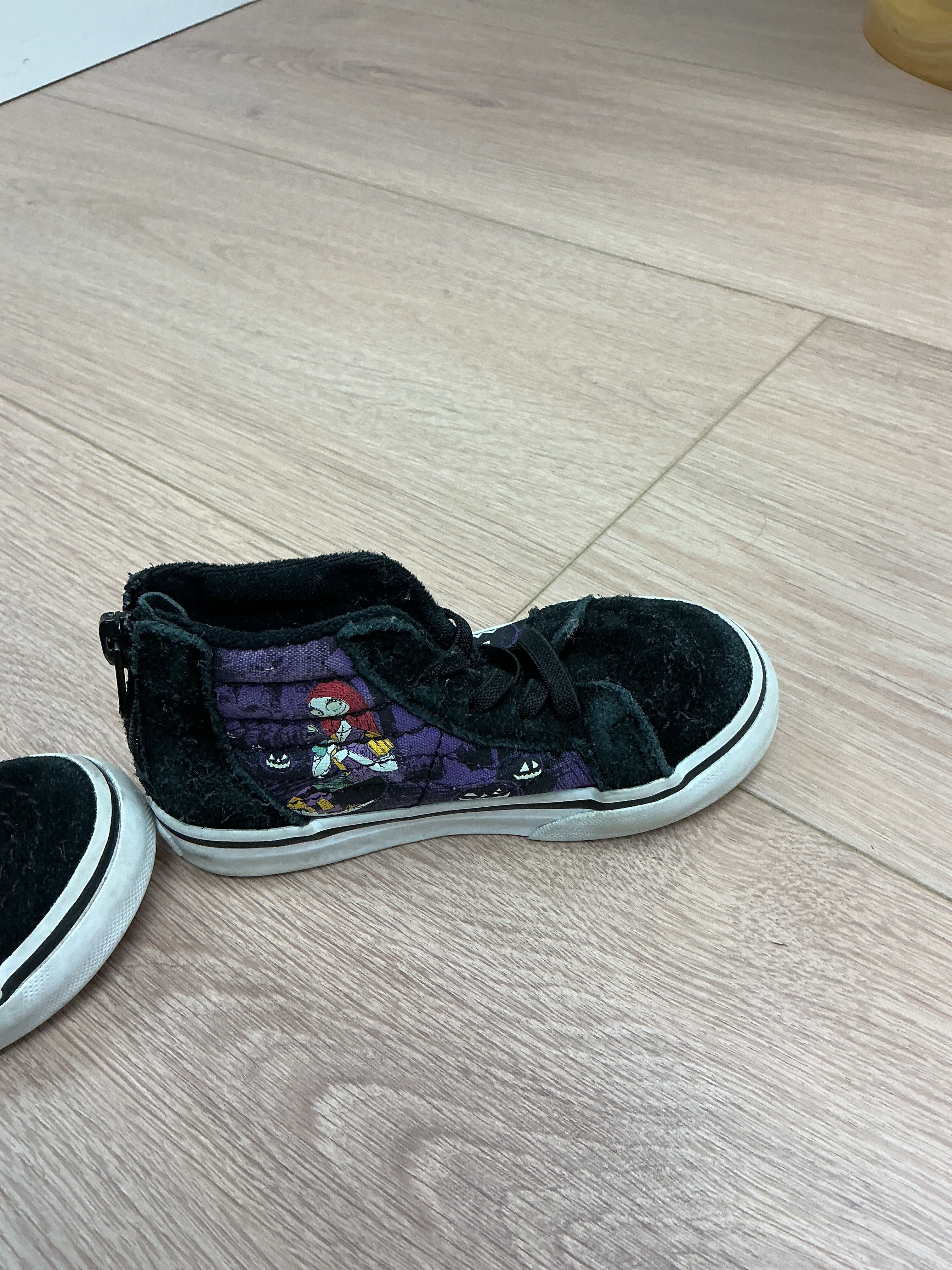 Vans Nightmare before Christmas size 7.5